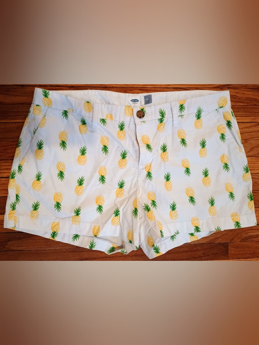 Old Navy Pineapple Print Shorts Size 10
